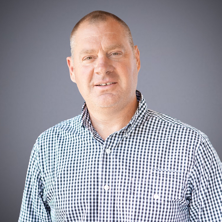 Headshot of Mike Henderson