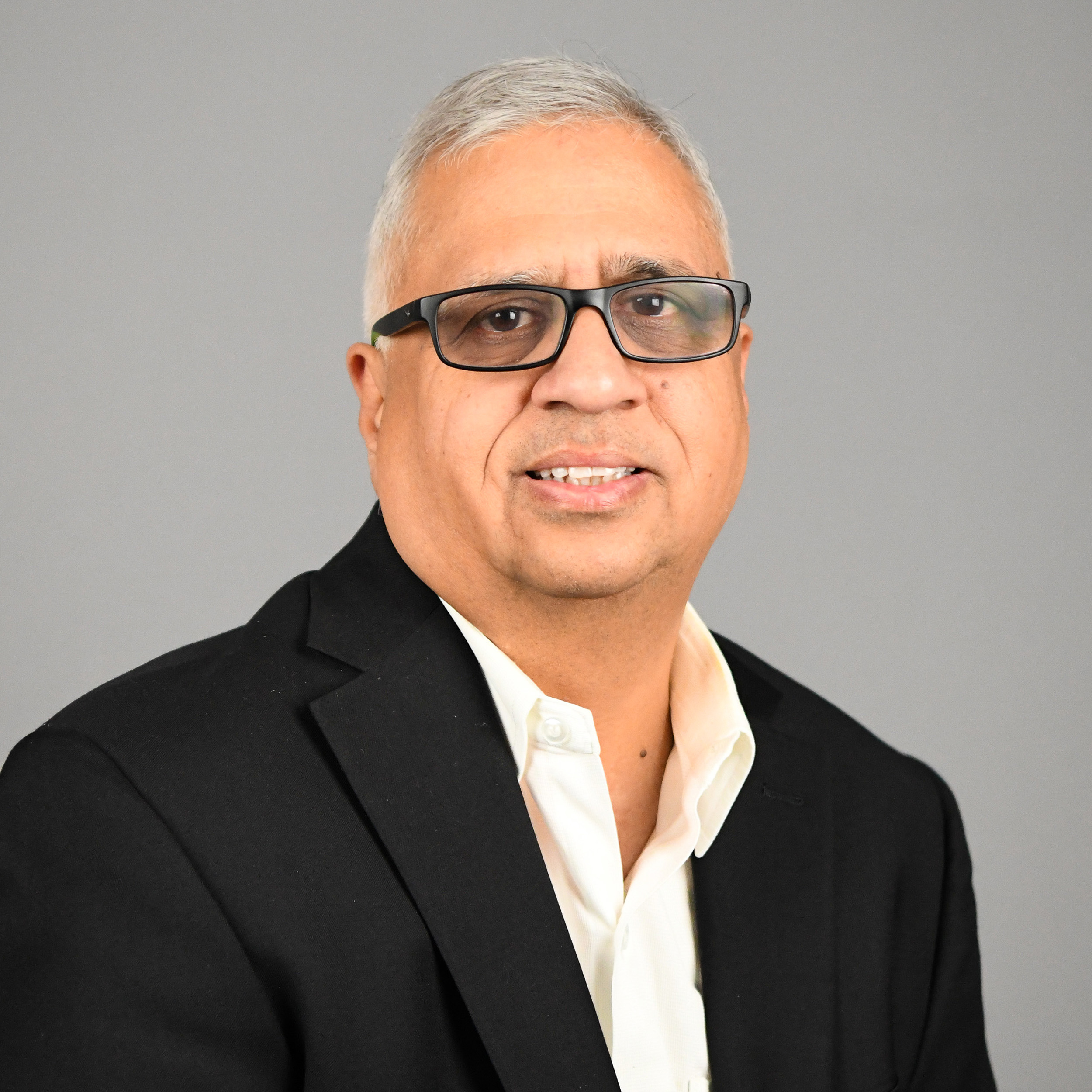Dell Joshi's studio portrait photo